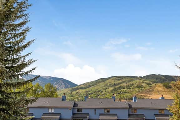 Spacious Avon Townhome - Views of Beaver Creek - Image 2